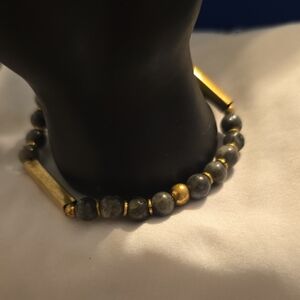 Vintage Gold Tone and Grayish-Blue Aginate Stone Bracelet